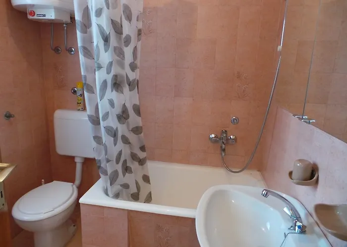 Appartement 15 *